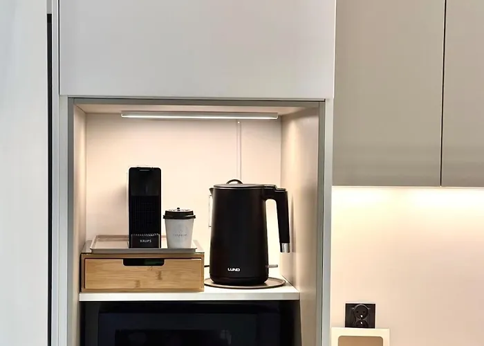 Cashmere Centrum Parking Czysta 4 *